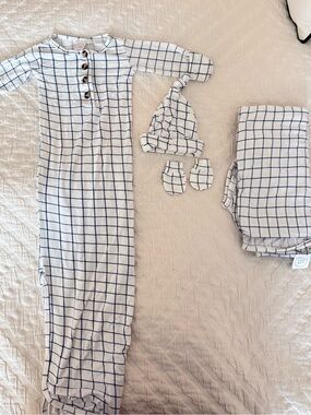 Lou Lou & Company Newborn Bundle- Baby Boy- GUC- Baby Pajama Gown Set